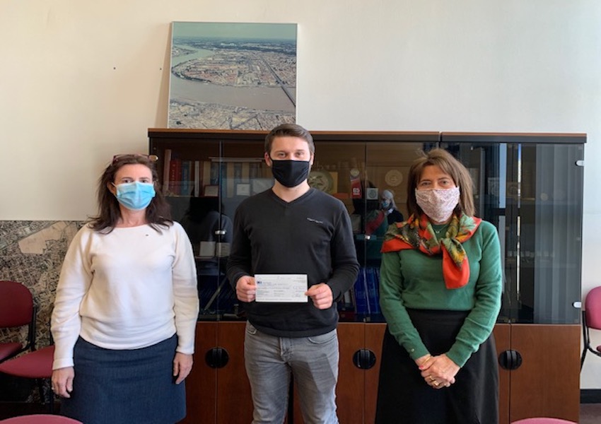 Image DES ÉTUDIANTS DE BORDEAUX SOUTENUS