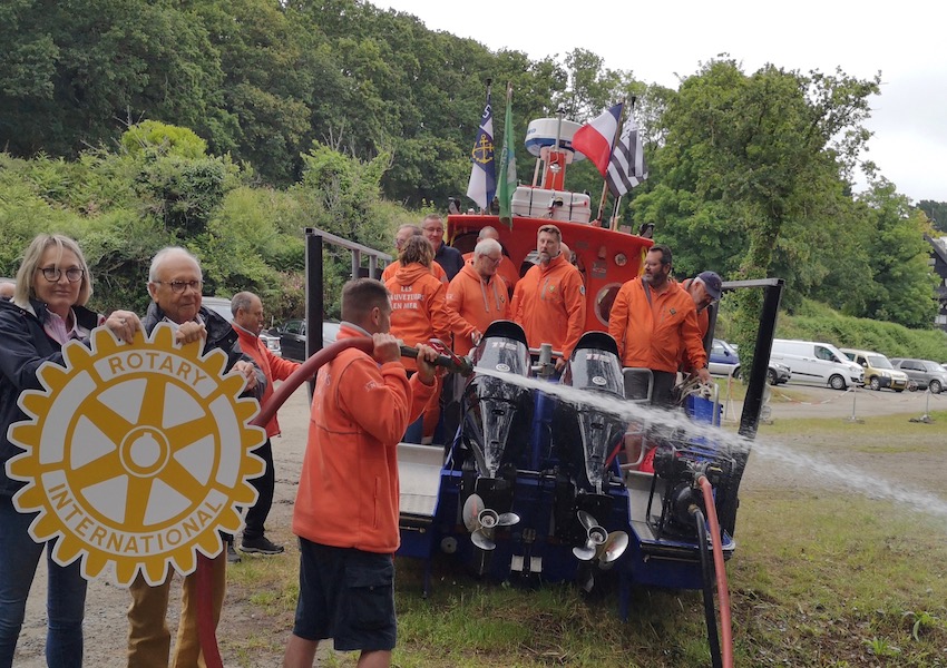 Image Une motopompe pour la SNSM de Cancale