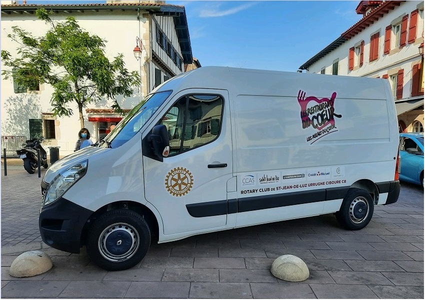 Image UN CAMION TOUT NEUF POUR LES RESTOS DU COEUR