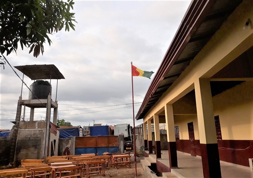Image Château d’eau et bibliothèque pour une école de Conakry