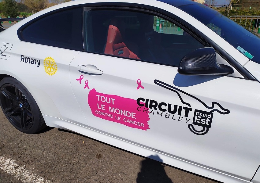 Image LUTTE CONTRE LE CANCER SUR LES CHAPEAUX DE ROUES