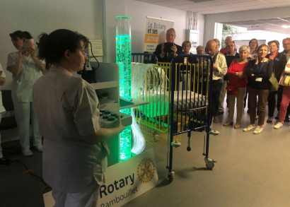 Image Un chariot Snoezelen pour des enfants soignés à l'hôpital de Rambouillet