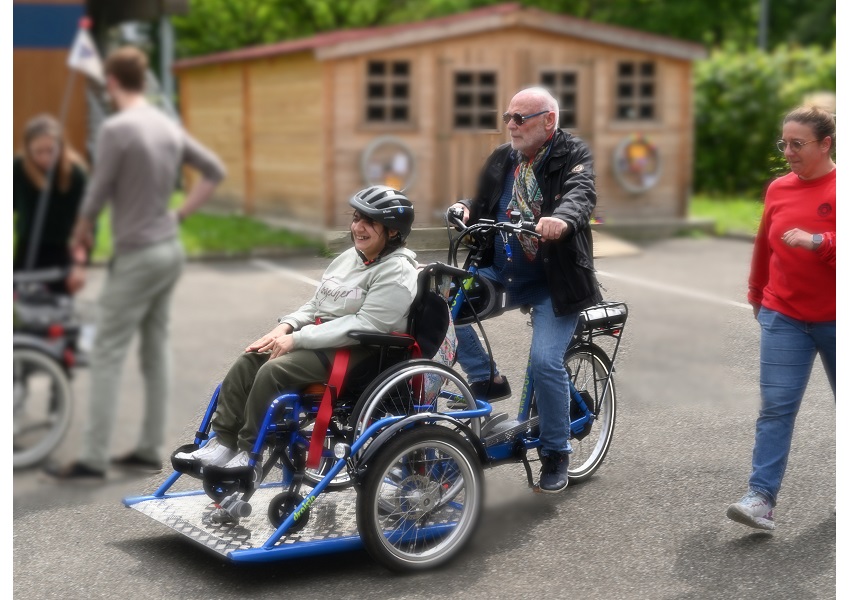 Image UN VÉLO-PLATEAU