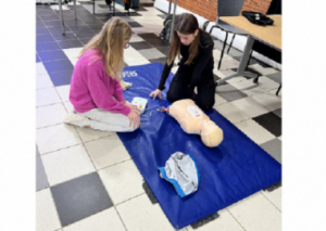 Image DES COLLÉGIENS FORMÉS AU MASSAGE CARDIAQUE