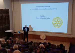 Image PROMOUVOIR LE ROTARY À TRAVERS UNE CONFÉRENCE PUBLIQUE