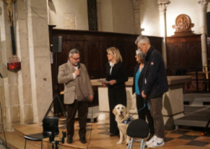 Image UNE CHIENNE ACCOMPAGNE DES MINEURS EN GRAND DANGER