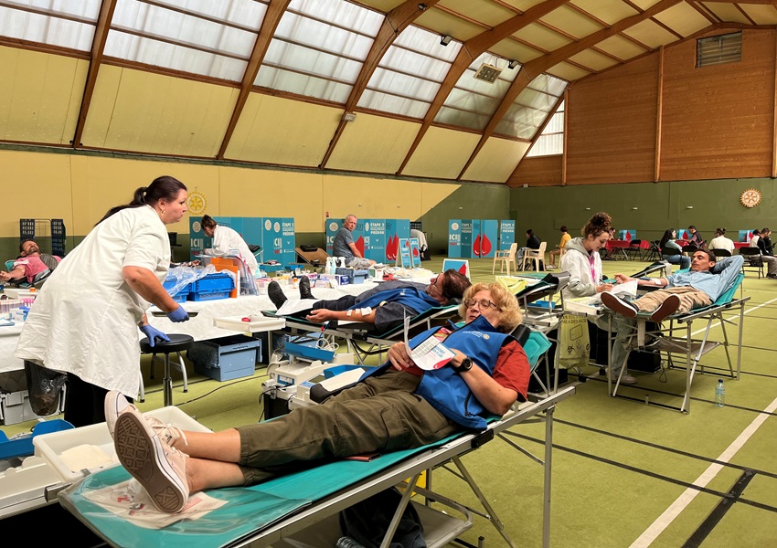 Image DON DU SANG : DES ROTARIENS INVESTIS À 100%