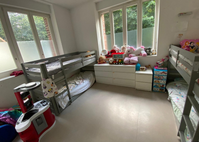 Image DU NOUVEAU MOBILIER POUR UNE MAISON D’ENFANTS
