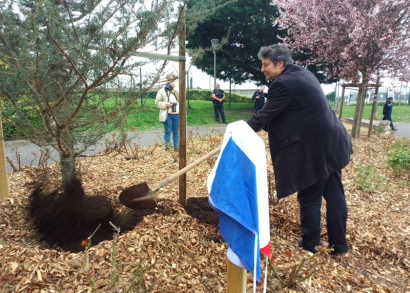 Image AMITIÉ FRANCE-LIBAN À TRAVERS LA PLANTATION D’UN CÈDRE