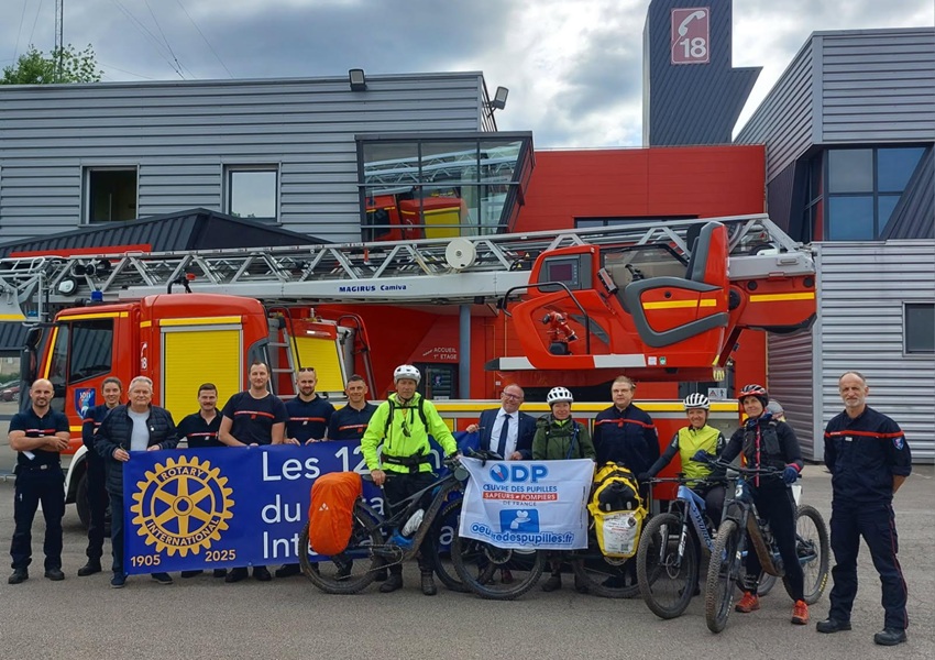 Image UN DÉFI EN VTT POUR LES PUPILLES DES POMPIERS