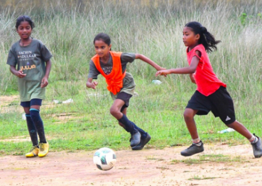 LE FOOTBALL FACILITE L’ÉMANCIPATION DE JEUNES INDIENNES