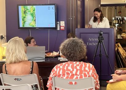 Image DES ENCHÈRES APRÈS DES VIDE-GRENIERS