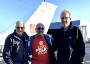 Image DES ROTARIENS VOLENT POUR ÉRADIQUER LA POLIO