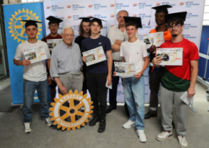 Image DES APPRENTIS RÉCOMPENSÉS