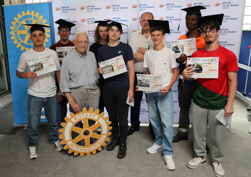 Image DES APPRENTIS RÉCOMPENSÉS