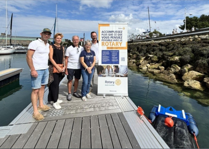 Image UN ROBOT ANTIPOLLUTION DANS LE PORT