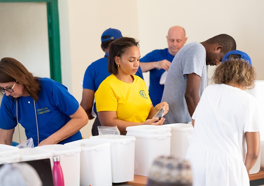 Image APRÈS LE CYCLONE, ESPOIR POUR MAYOTTE