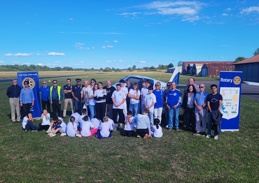 Image DES ORPHELINS DE LA POLICE VOLENT