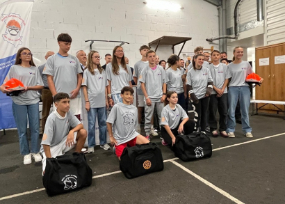 Image DE JEUNES SAPEURS-POMPIERS ENCOURAGÉS