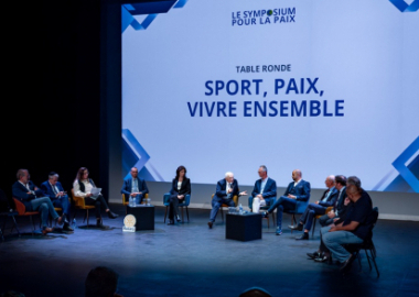 UN SYMPOSIUM POUR LA PAIX