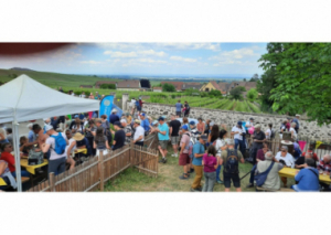 Image UNE MARCHE GOURMANDE RÉUNIT 10 CLUBS