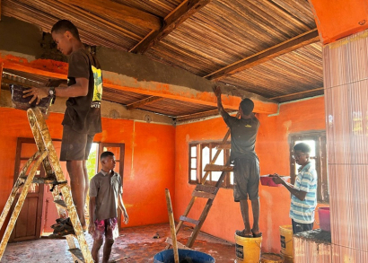Image UNE BIBLIOTHÈQUE DANS UN BIDONVILLE MALGACHE
