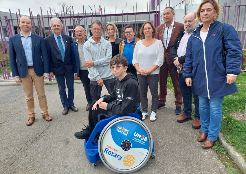 Image UN FAUTEUIL POUR UN JEUNE SPORTIF