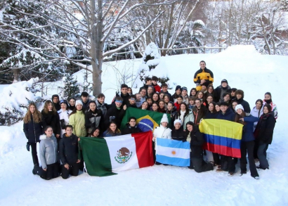 Image RENCONTRE DE STUDENTS AU SOMMET