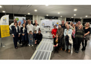 Image UN VÉHICULE PERMET À INÈS DE SE DÉPLACER