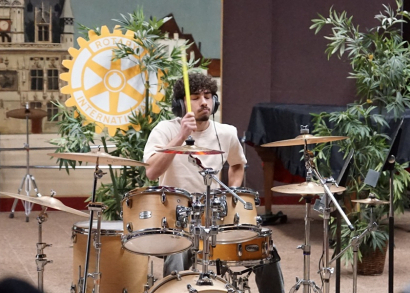 Image UN CONCOURS NATIONAL DE BATTERIE POUR UNE MAISON D’ENFANTS