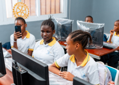 UNE SALLE INFORMATIQUE CRÉÉE DANS UN COLLÈGE DE KINSHASA