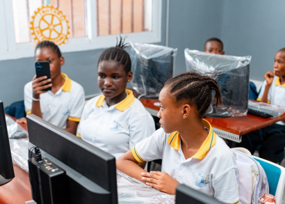 Image UNE SALLE INFORMATIQUE CRÉÉE DANS UN COLLÈGE DE KINSHASA