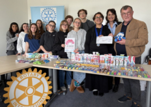 Image DES COLLÈGIENS FRANÇAIS AGISSENT POUR DES ÉCOLIERS MALGACHES