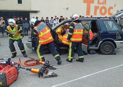 Image SENSIBILISER LES JEUNES AUX DANGERS DE LA ROUTE