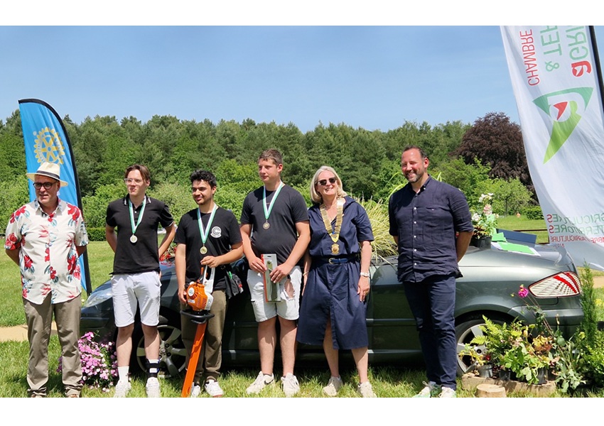 Image DES APPRENTIS RELÈVENT UN DÉFI POUR DÉVELOPPER LEURS COMPÉTENCES