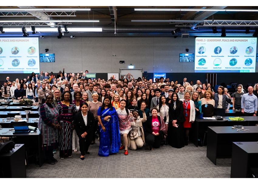 Image LA PAIX RÉINVENTÉE AVEC LES JEUNES À L'ONU