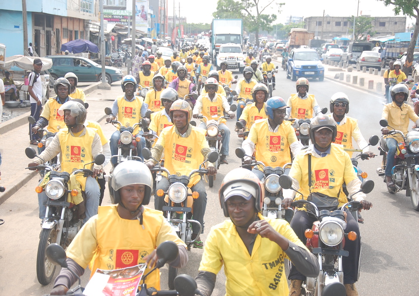 Image Le Bénin roule contre la polio