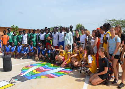 Image BASKET AU SÉNÉGAL, SUR LE TERRAIN DE LA SOLIDARITÉ