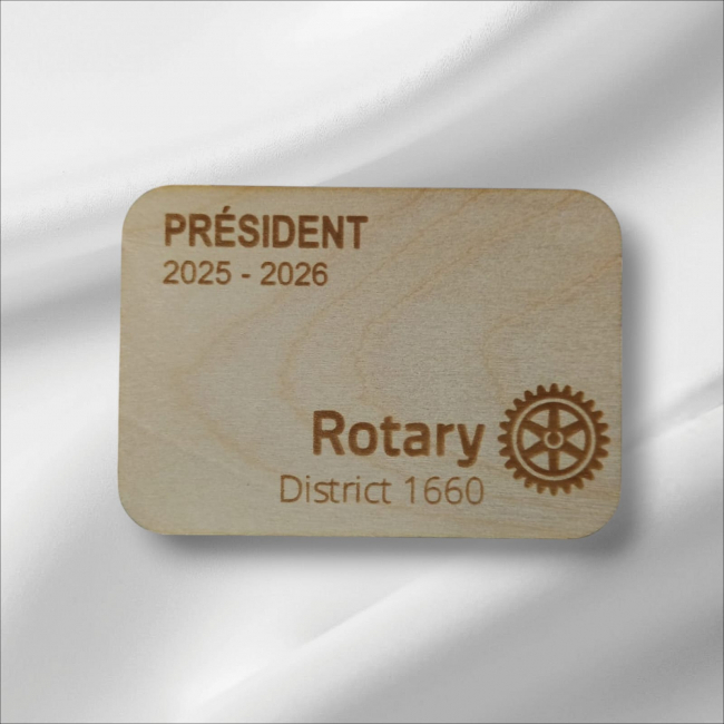 Badge en bois personnalisé & aimanté